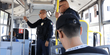 Refuerzan policías municipales vigilancia en unidades y estaciones del Bowi