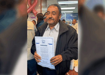 Entregan escrituras a familias de seis municipios del estado