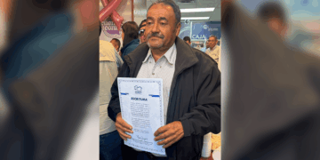 Entregan escrituras a familias de seis municipios del estado