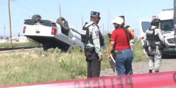 Muere adolescente de 14 años en volcadura en la carretera 45