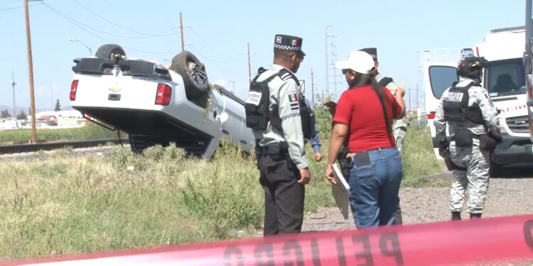 Muere adolescente de 14 años en volcadura en la carretera 45