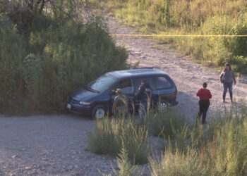 Balacera en colonia La Hacienda deja camioneta baleada