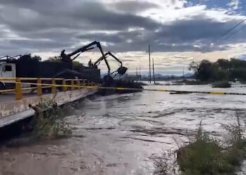 Inundaciones obligan a desalojar comunidades en Casas Grandes