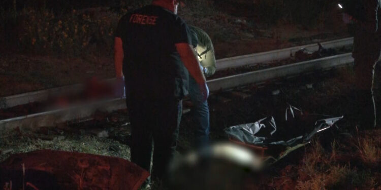 Muere conductor desmembrado por el tren tras volcadura en Delicias