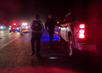 Hombre pierde la vida tras ser atropellado en la carretera a Cuauhtémoc