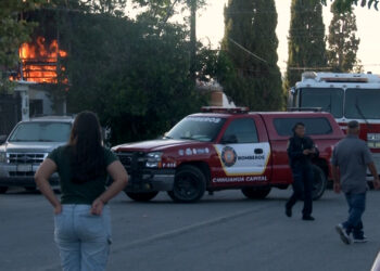 Incendio en colonia Dale deja vivienda destruida y un adulto mayor lesionado