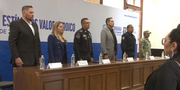 Reconocen valor heroico de policías caídos en Moris