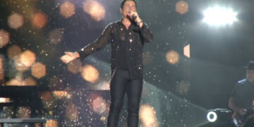 Chayanne hace vibrar Chihuahua con su “Bailemos Otra Vez Tour
