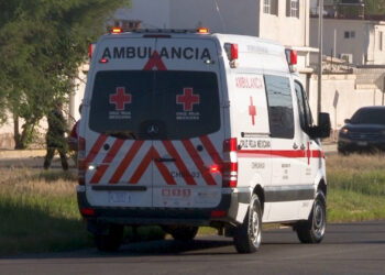 Atropellan a mujer en mientras cruzaba paso peatonal