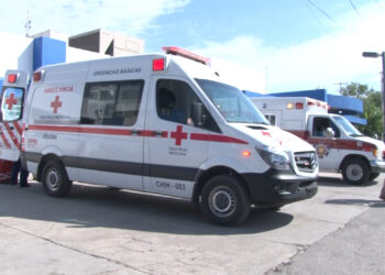 Se intoxican 15 estudiantes en Delicias tras beber agua de un parque