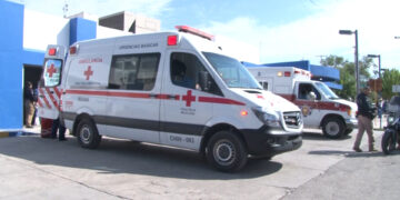Se intoxican 15 estudiantes en Delicias tras beber agua de un parque