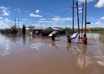 Inundación afecta al Telebachillerato 8036 en Nuevo Casas Grandes