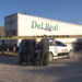 Tráiler derriba poste de alta tensión en Delicias
