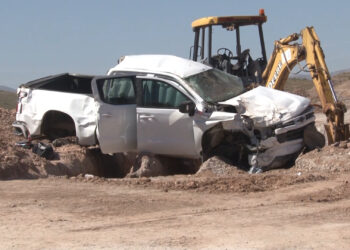 Joven resulta lesionado tras volcadura en la presa El Rejón