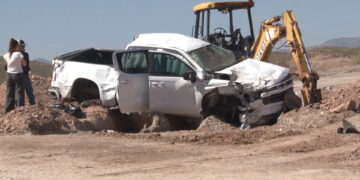 Joven resulta lesionado tras volcadura en la presa El Rejón