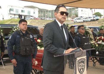 Realizan homenaje a policías caídos en Moris