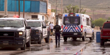 Mujer resulta lesionada tras incendio en vivienda de Quintas Carolinas
