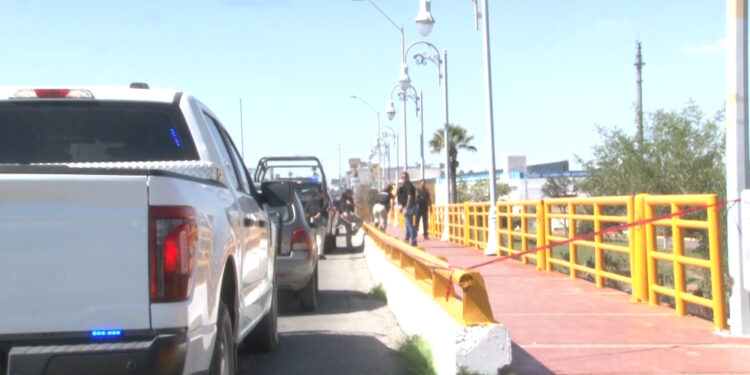 Mujer pierde la vida al lanzarse del puente en el canal Chuvíscar