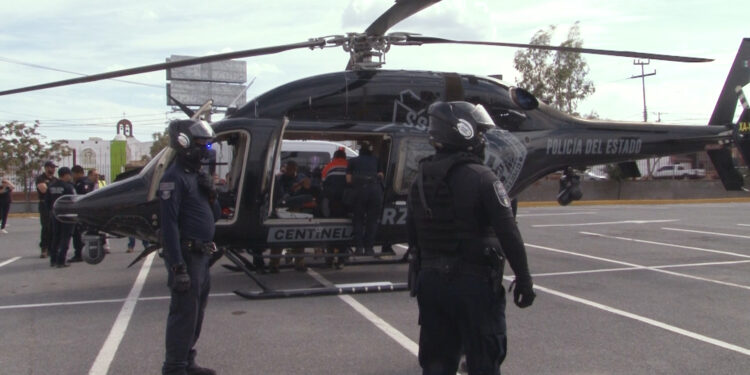 Arriban a Chihuahua policías estatales heridos en enfrentamiento en Moris