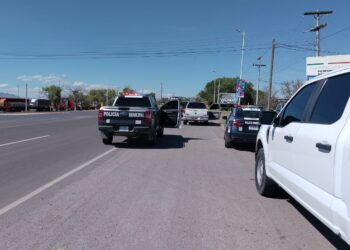 Muere hombre por presunto infarto dentro de su camioneta en Meoqui