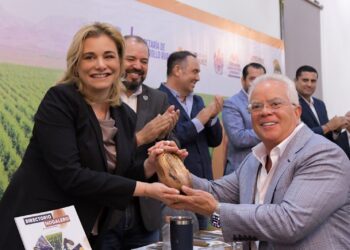 Reconocen a productores por su contribución a la industria nogalera en Chihuahua