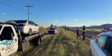 Lesionado en volcadura por exceso de velocidad en la carretera Chihuahua-Cuauhtémoc