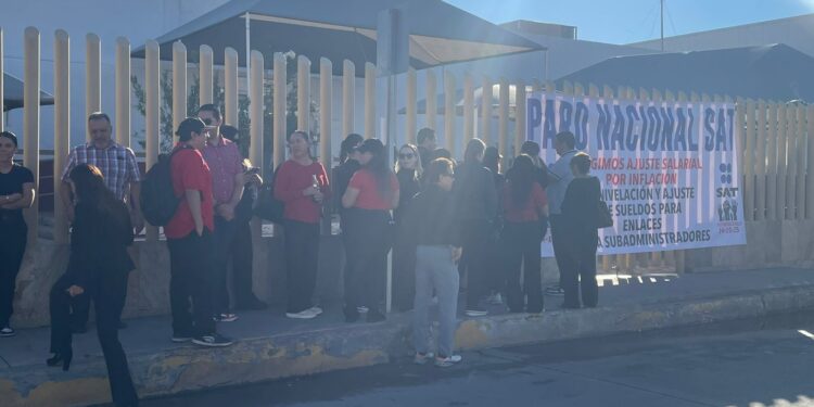 Paro de trabajadores del SAT por ajuste salarial