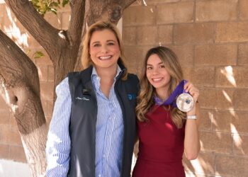 Reconocen a Alegna González por su medalla de plata en el Mundial de Atletismo