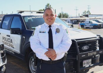 Policía municipal deja el “sueño americano” para salvar vidas en Chihuahua