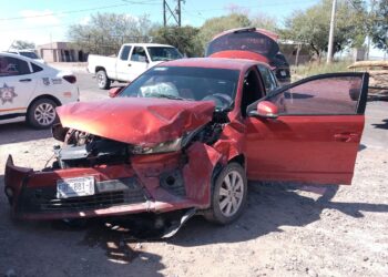 Choque deja una mujer lesionada en carretera Delicias–Rosetilla