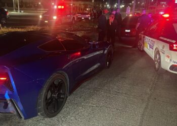 Aseguran tres autos deportivos por arrancones en la Prieto Luján