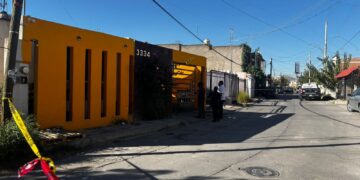 Atacan a hombre con arma de fuego en su domicilio y lo dejan herido 