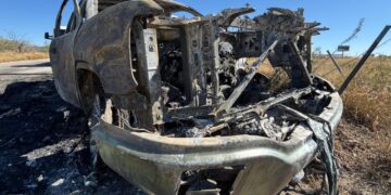 Localizan camioneta calcinada en brecha de Aquiles Serdán