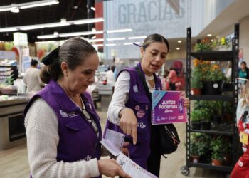 Entregan tarjetas “Juntas Podemos Ahorrar” a colaboradoras de Alsuper