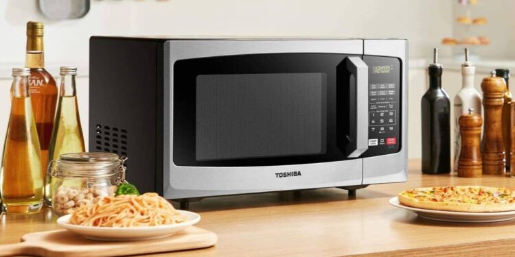 La puerta del microondas esconde un secreto que no todos conocen