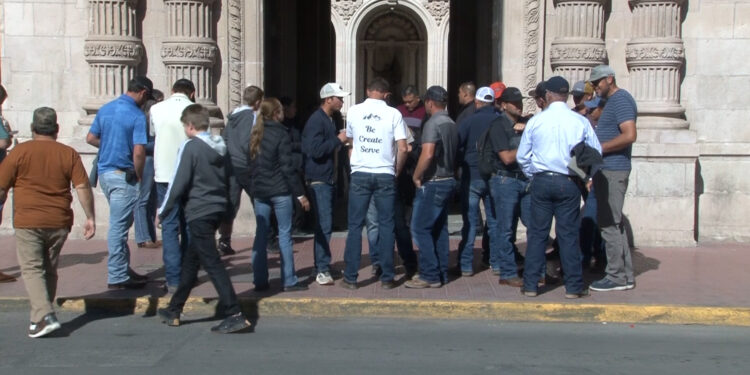 Productores y LeBarón protestan contra nueva Ley del Agua
