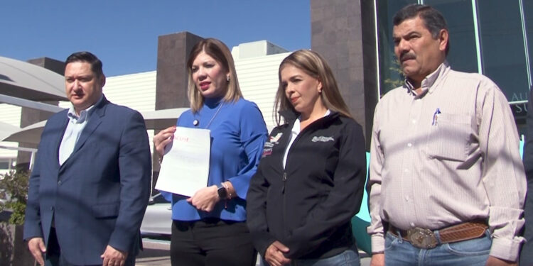 Denuncian a alcalde de Juárez por entrega de juegos infantiles