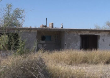 Hallan cuerpo en descomposición en casa abandonada al norte de Delicias