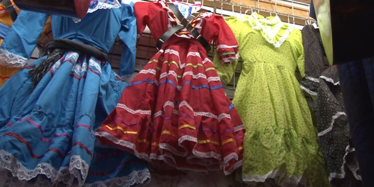 Trajes de revolución, los más buscados en el centro