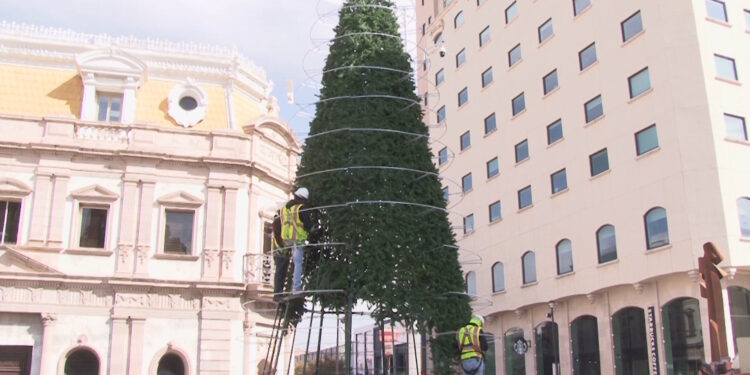Invitan al encendido del árbol navideño en Chihuahua
