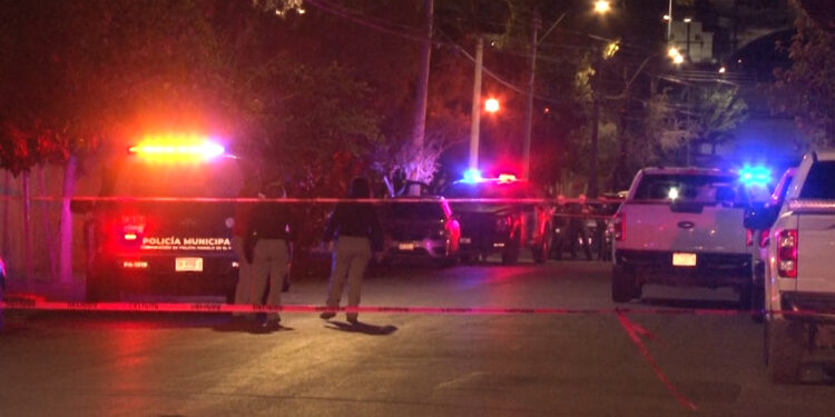 Hieren a dos hombres en ataque armado cerca de la Fiscalía de la Mujer