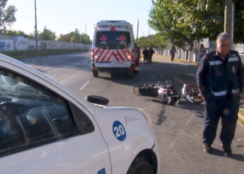 Motociclista queda grave tras ser arrollado en Chihuahua 2000
