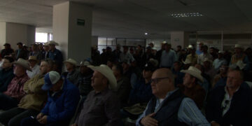 Conagua abandona reunión tras protestas de productores agrícolas