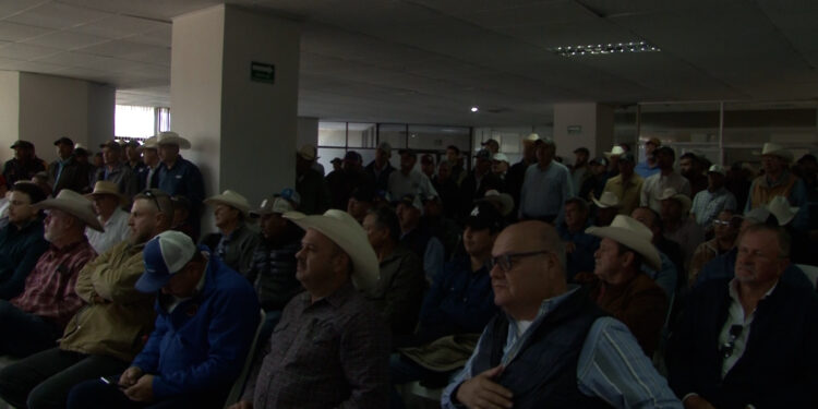 Conagua abandona reunión tras protestas de productores agrícolas