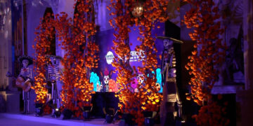 Musical inspirado en Coco llena de color el Palacio de Gobierno