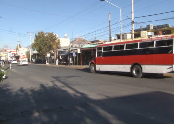 Usuarios critican conducción de chofer de transporte urbano