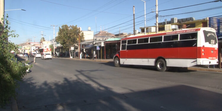 Usuarios critican conducción de chofer de transporte urbano