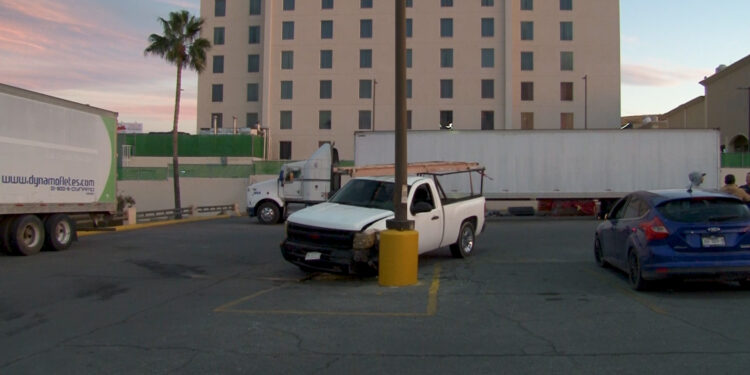 Impactó contra luminaria por falla mecánica