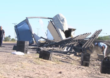 Tráiler es embestido por tren en Estación Conchos