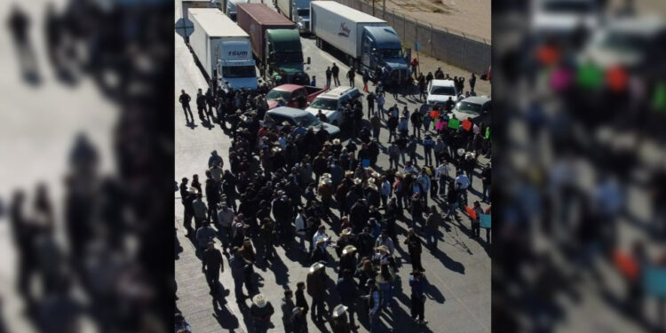 Realizan en 17 estados 29 bloqueos de transportistas y agricultores